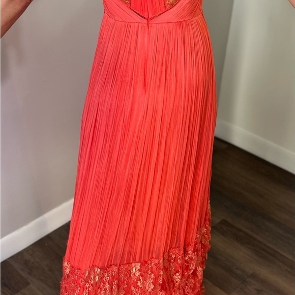 Catherine Deane Size 8 US has a stain on the right bust - Picture 10 of 12